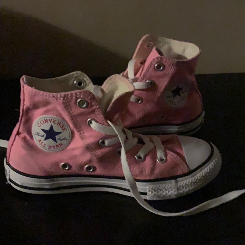 Girls converse